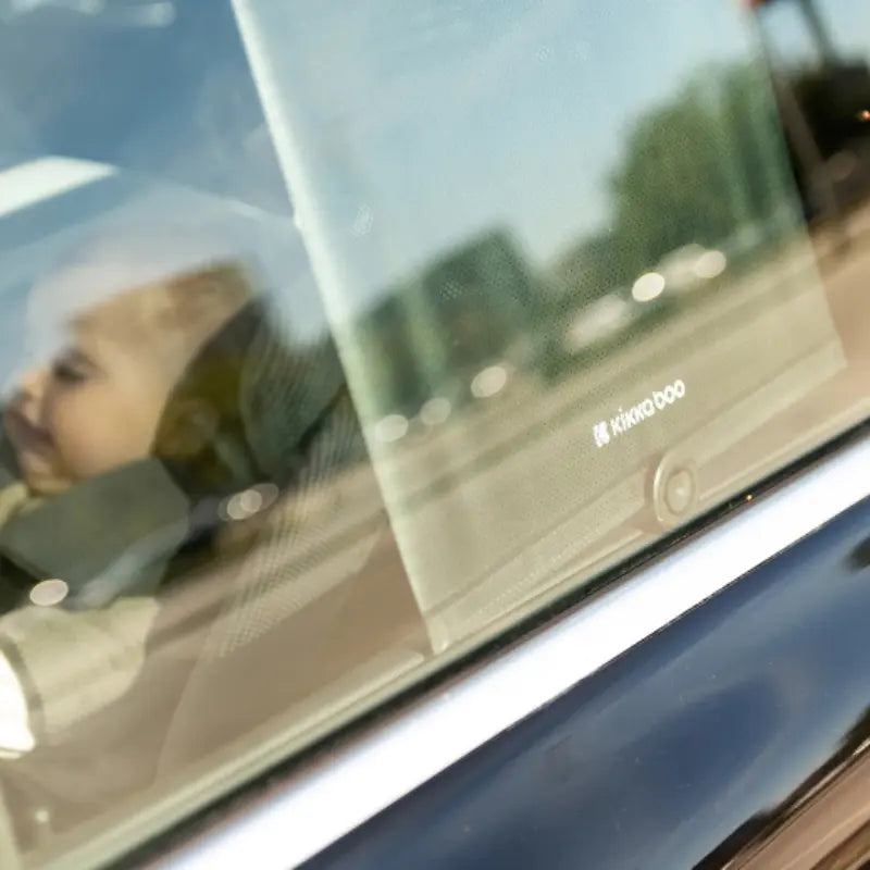 Lot de 2 Pare-Soleils Voiture Enroulables Avec Ventouses – KikkaBoo - Image 4