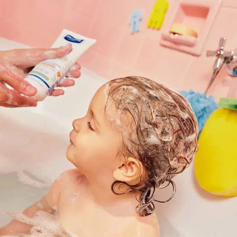 Mustela Shampooing Crème Démêlant et Nourrissant Cheveux Bouclés 200ml - Image 2