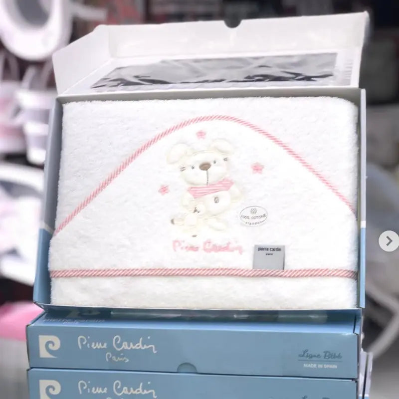 Serviette de bain à capuche Lapin Rose – Pierre Cardin - Image 2